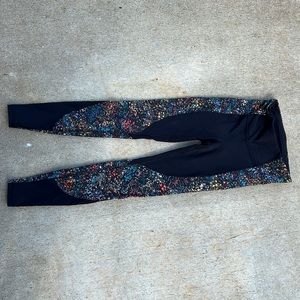 Lululemon black/floral multicolor print leggings size 6